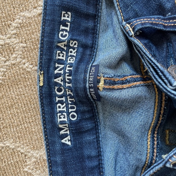 American Eagle. Crop Jean. Size 6. Super Stretch. - Picture 2 of 3